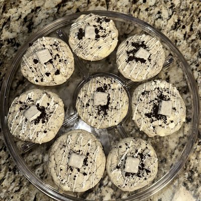 Half Dozen Cookies and Cream 