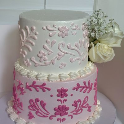 Medium 2-Tiered Cake (25-30 servings)
