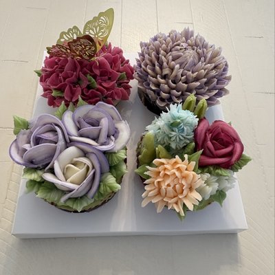 4 Piece Luxury Gift Box Of Blooms
