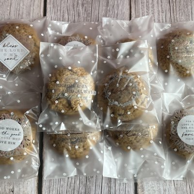 4 Pack Chocolate Chip Cookies