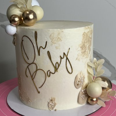 6 Inch Cake ( 8 - 10 Servings depending on size of slices)