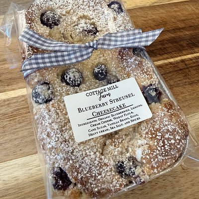 Blueberry Streusel Cheesecake 