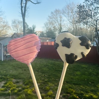 Custom Cake Pops (includes complex designs) 