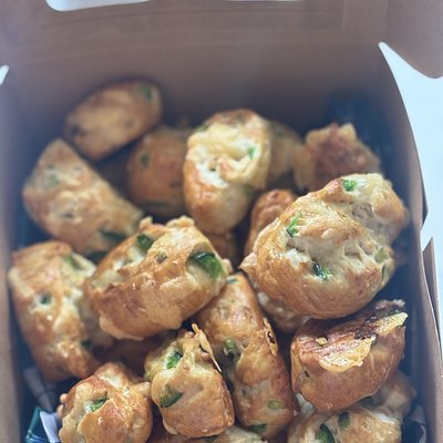 Jalapeño Cheddar Sourdough Pretzel Bites, 25 count