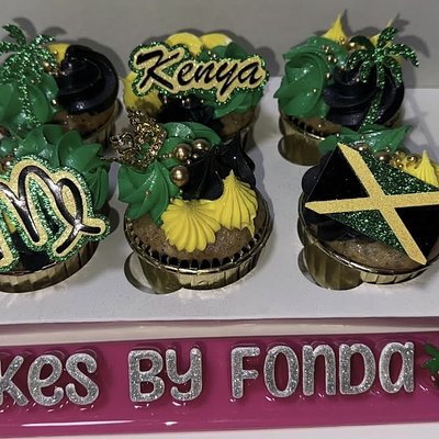 Custom Cupcakes (6) 