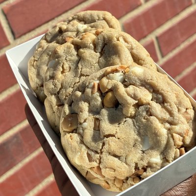 White Chocolate Chip Macadamia Nut