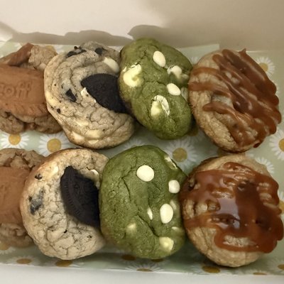 Assorted Cookie Box - 8 Pcs