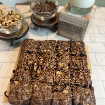 Brownie 8x8 Pan w/Walnuts 