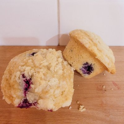 Sourdough Blueberry Muffins with Crumble Topping (6 Count)