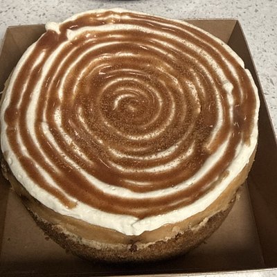 Cinnamon Roll Cheesecake 