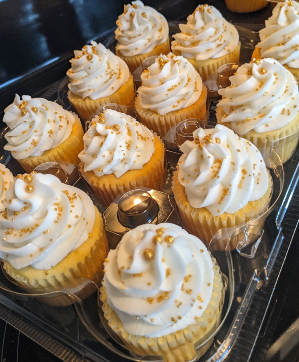 Basic Cupcakes (1 Dozen)