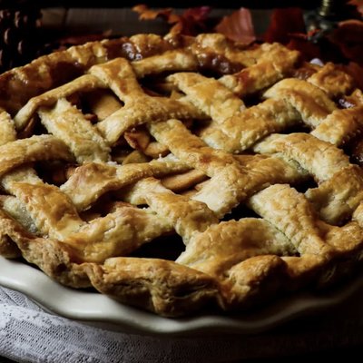 Apple Toffee Pie