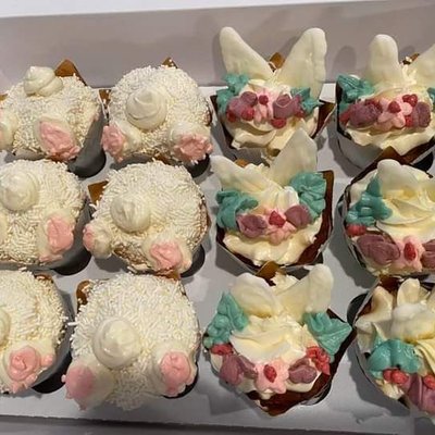 1/2 Dozen Signature Cupcakes