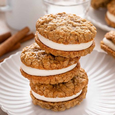 Oatmeal Cream Sandwich Cookies- 4 pack 