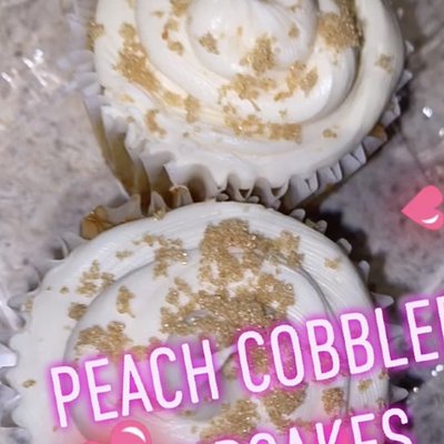 Peach Cobbler Cupcakes 