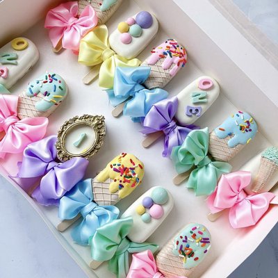 Cakesicles 