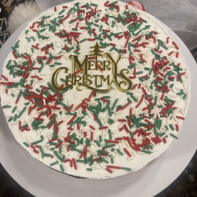 Jamaican rum cake 8in