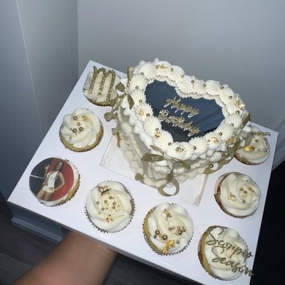 Bento cake And 8 Cupcakes