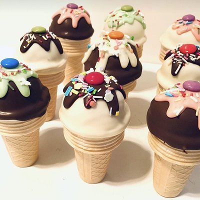 Mini Cake Cones
