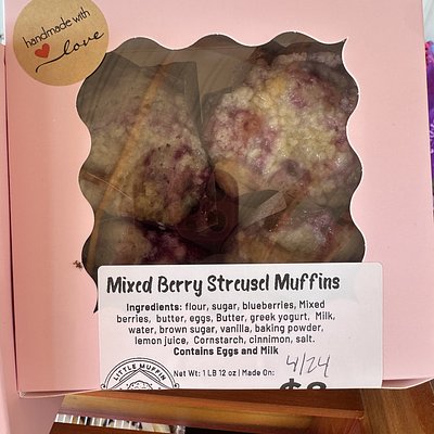 Mixed Berry Streusel Muffins 