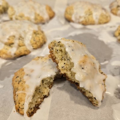 Lemon Poppyseed Scones - Dozen