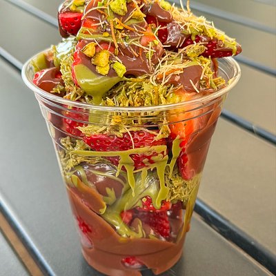 Chocolate Dubai Strawberry Cup