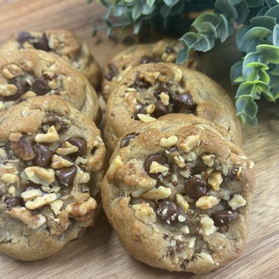 Chocolate Chip Cookies With Walnuts (6)