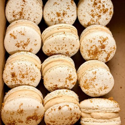 Cookie Butter Macarons