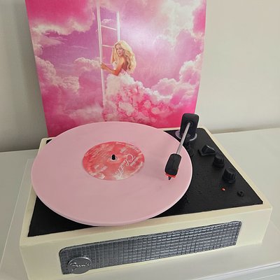 Custom Speciality Record Player Cakes