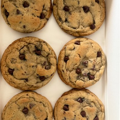 1/2 Dozen XL Soft Baked Chocolate Chip Cookies 