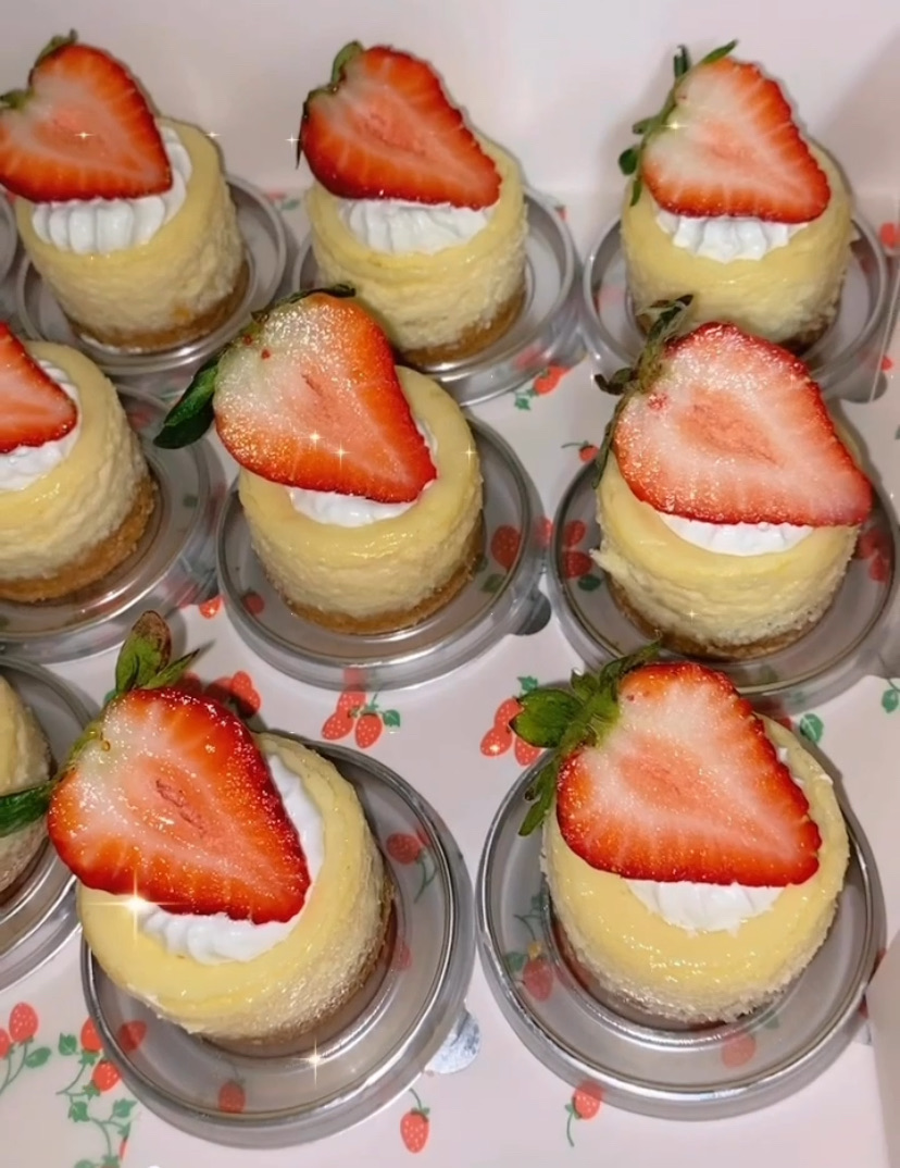 Regular Mini Cheesecake 1/2Dz.- 1Dz. Also Available in 9 Inch$45.00