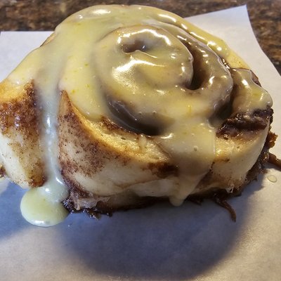 4 Pack Cinnamon Rolls - Orange Icing 