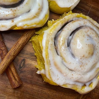 Pumpkin Spice Cinnamon Rolls 