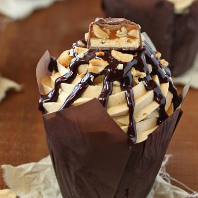 Snickers cupcake
