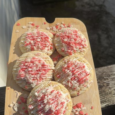 Strawberry Crème Pebbles