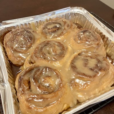 Sourdough Cinnamon Rolls (6) 