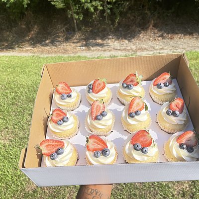 Standard Cupcake 1 Dozen 