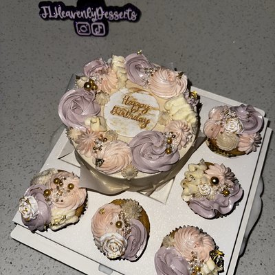 Bento 4 Inch Cake With Cupcakes 