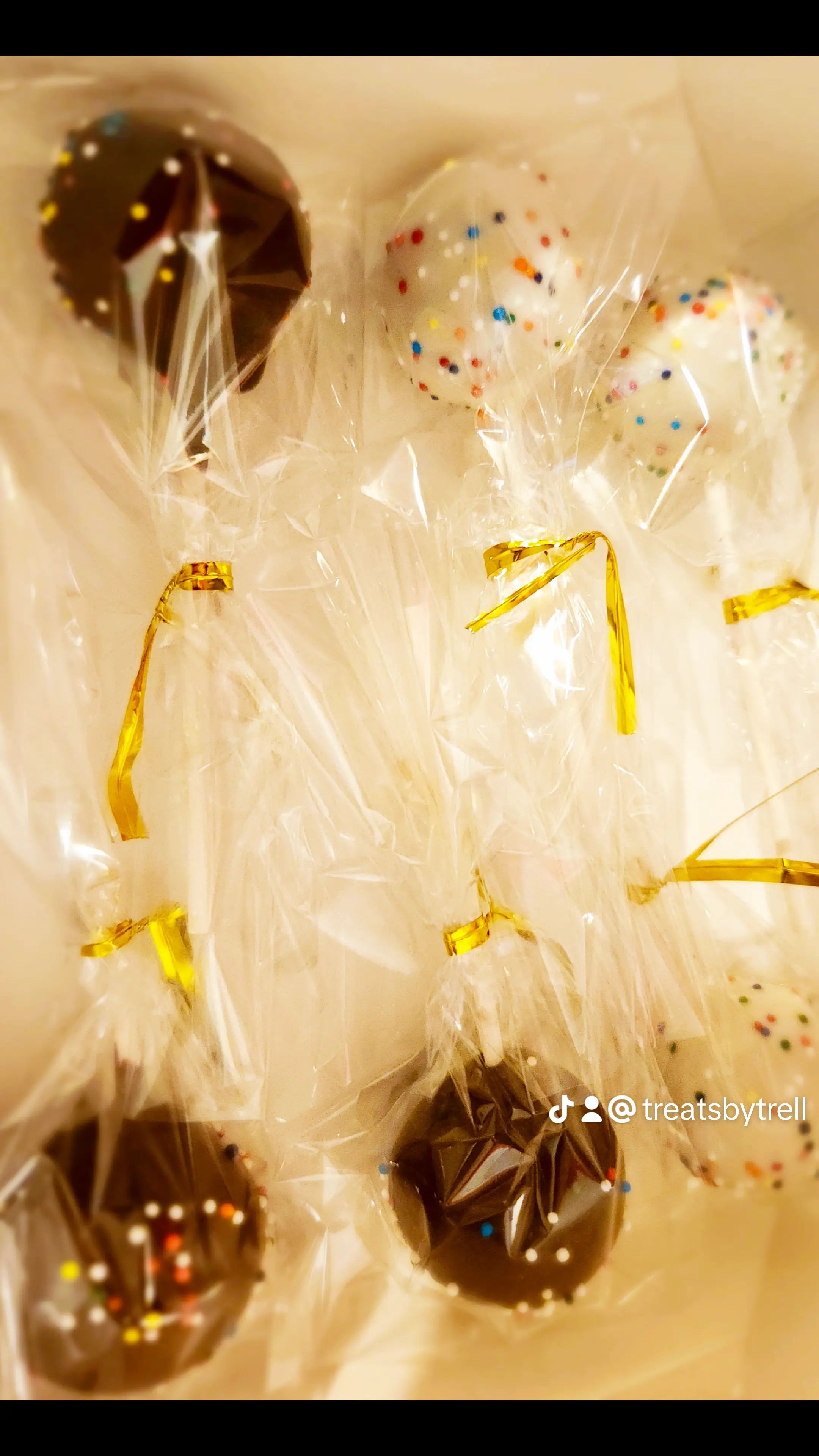 6 Cake Pops