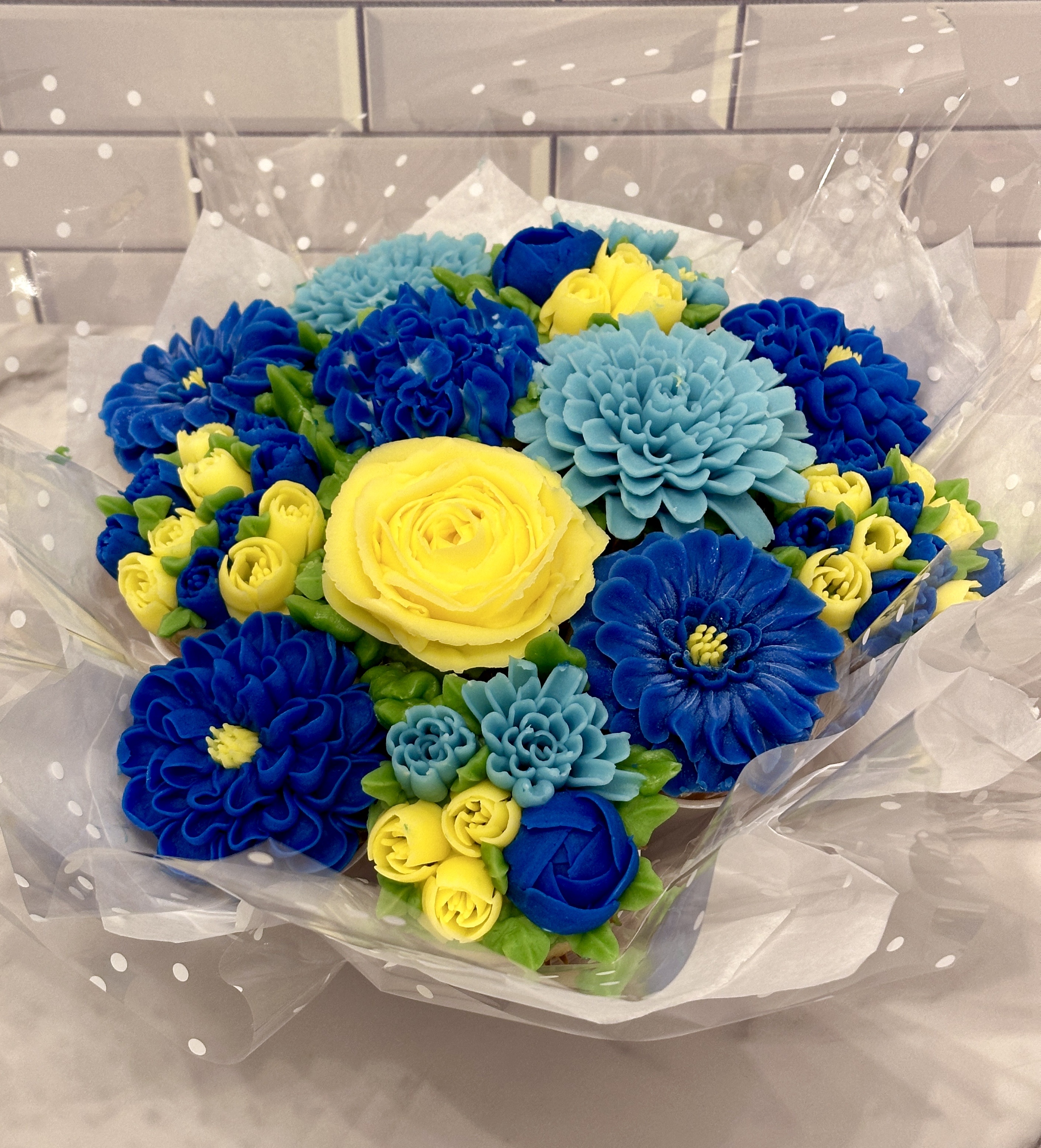 Cupcake bouquet - 12 Cupcakes 