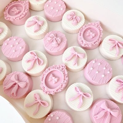 Oreos ~ By The Dozen