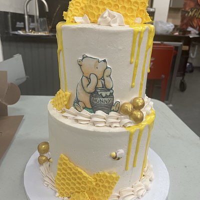 Two Tier Cake Feeding 40