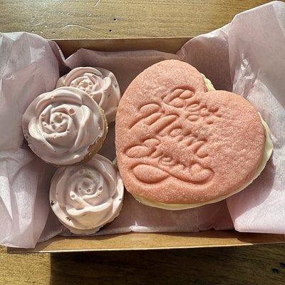Mother’s Day Cookie Box