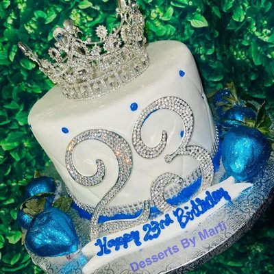 Crown Me Cake 