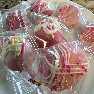 6 Confetti Cake Pops