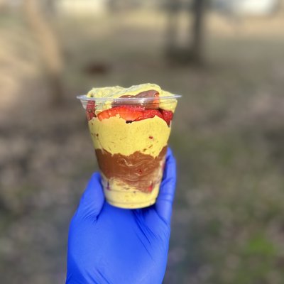 Dubai Inspired Strawberry Cups & Chocolate Bars