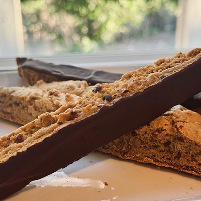 Almond Biscotti (w/Optional Dark Chocolate Coating) 