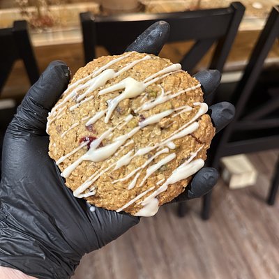 XL Cranberry Pistachio White Chocolate Oatmeal (6) 