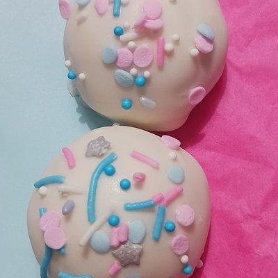 Gender Reveal Cake Pop