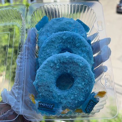 Pineapples (count 3)